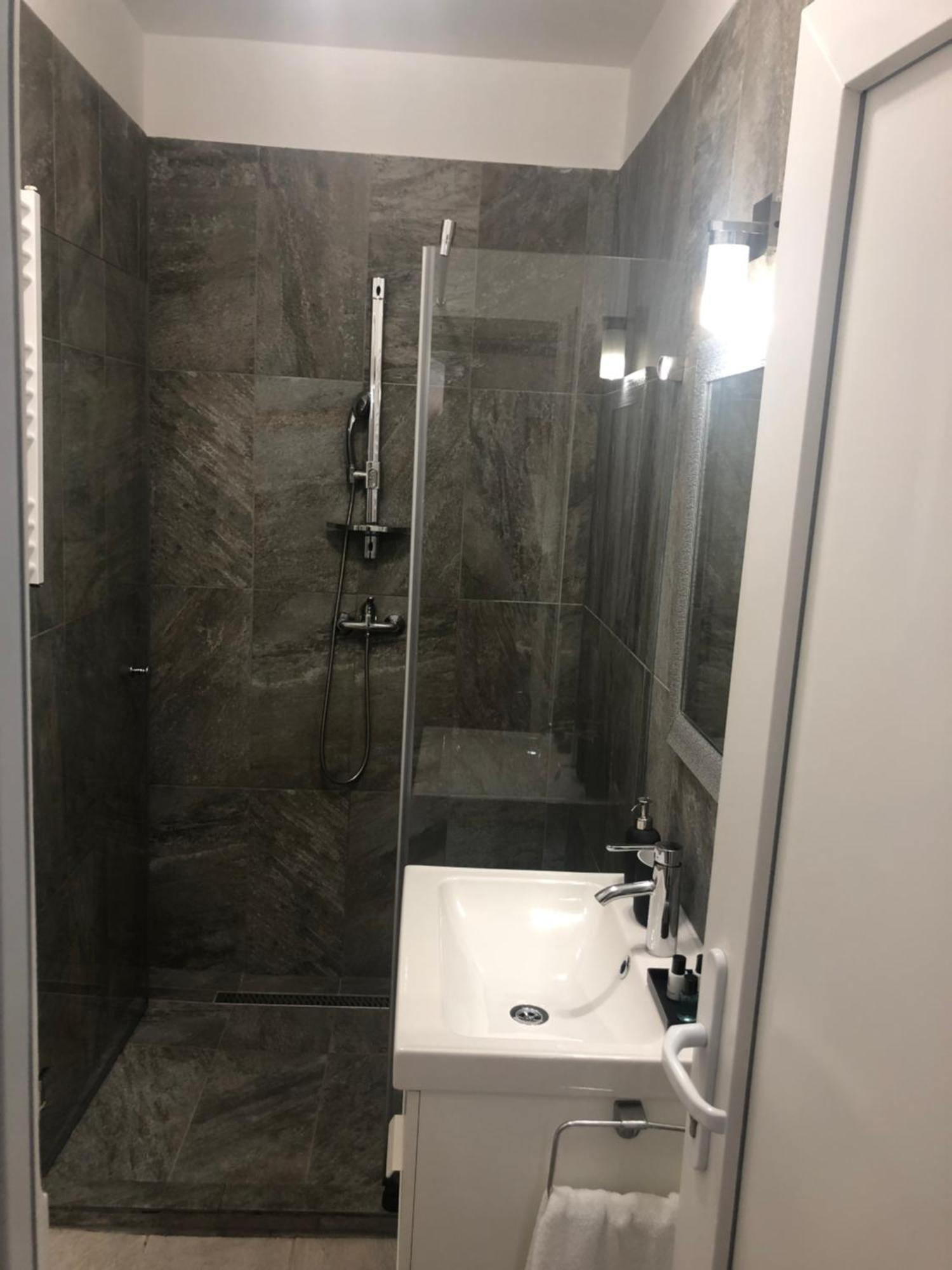 Dohany Apartment Deluxe Budapest Luaran gambar